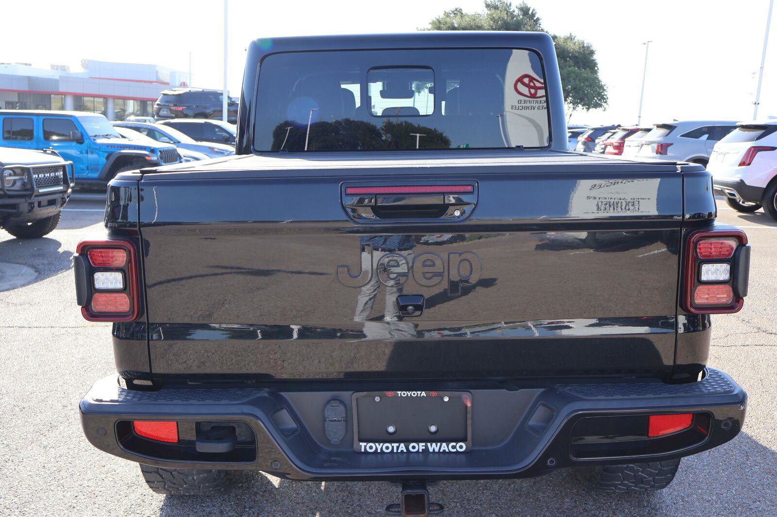 Used 2021 Jeep Gladiator Overland AWD/4WD image 4