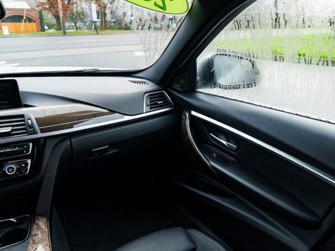 Used 2017 BMW 340i xDrive Sedan image 9