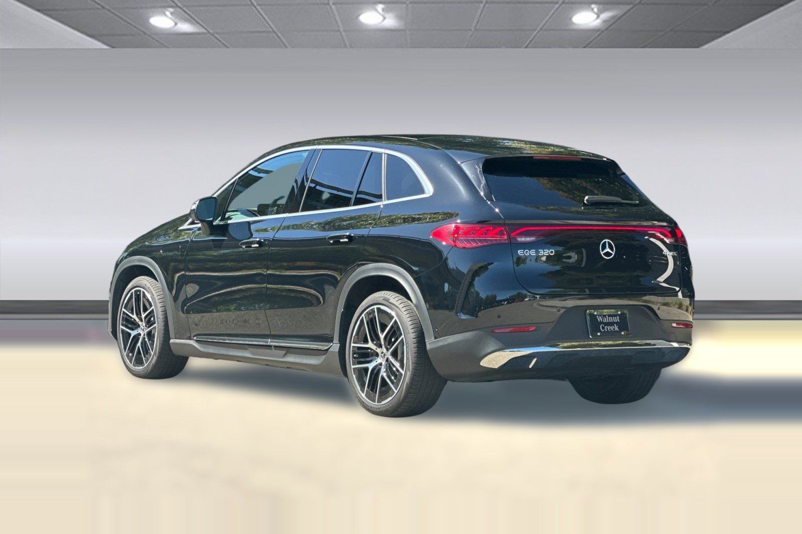 Used 2026 Mercedes-Benz EQE 320 4MATIC SUV image 3