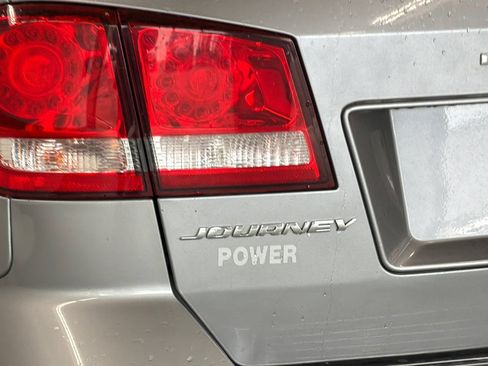 Used 2019 Dodge Journey SE w/ Premium Group FWD image 26