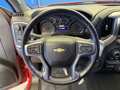 Used 2021 Chevrolet Silverado 1500 LT AWD/4WD image 16