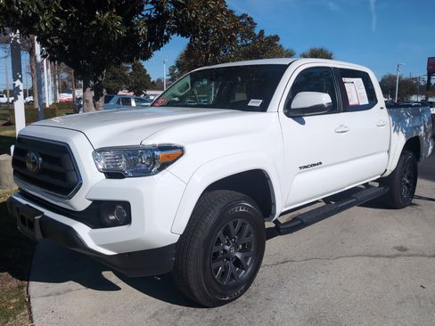 Certified 2023 Toyota Tacoma SR5 image 5