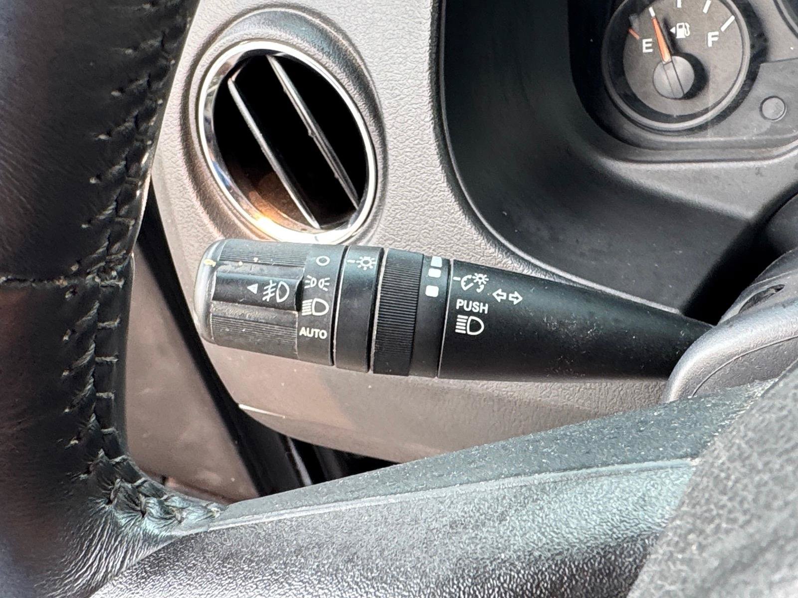 Used 2016 Jeep Patriot Latitude AWD/4WD image 12