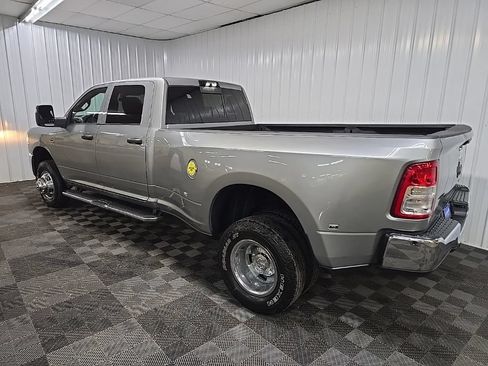 Used 2024 RAM 3500 Tradesman w/ Chrome Appearance Group AWD/4WD image 9