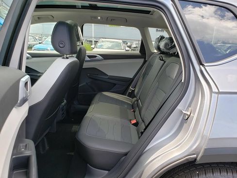 New 2026 Volkswagen Taos SE FWD image 8