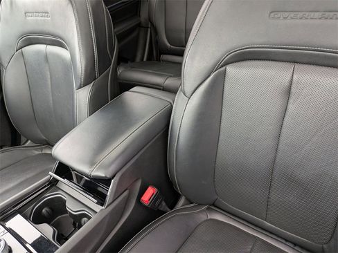 Used 2023 Jeep Grand Cherokee Overland image 16