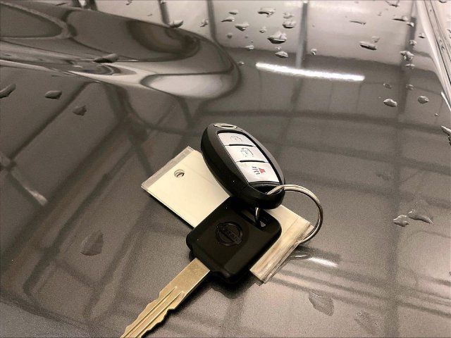 Used 2022 Nissan Frontier S w/ Technology Package AWD/4WD image 9
