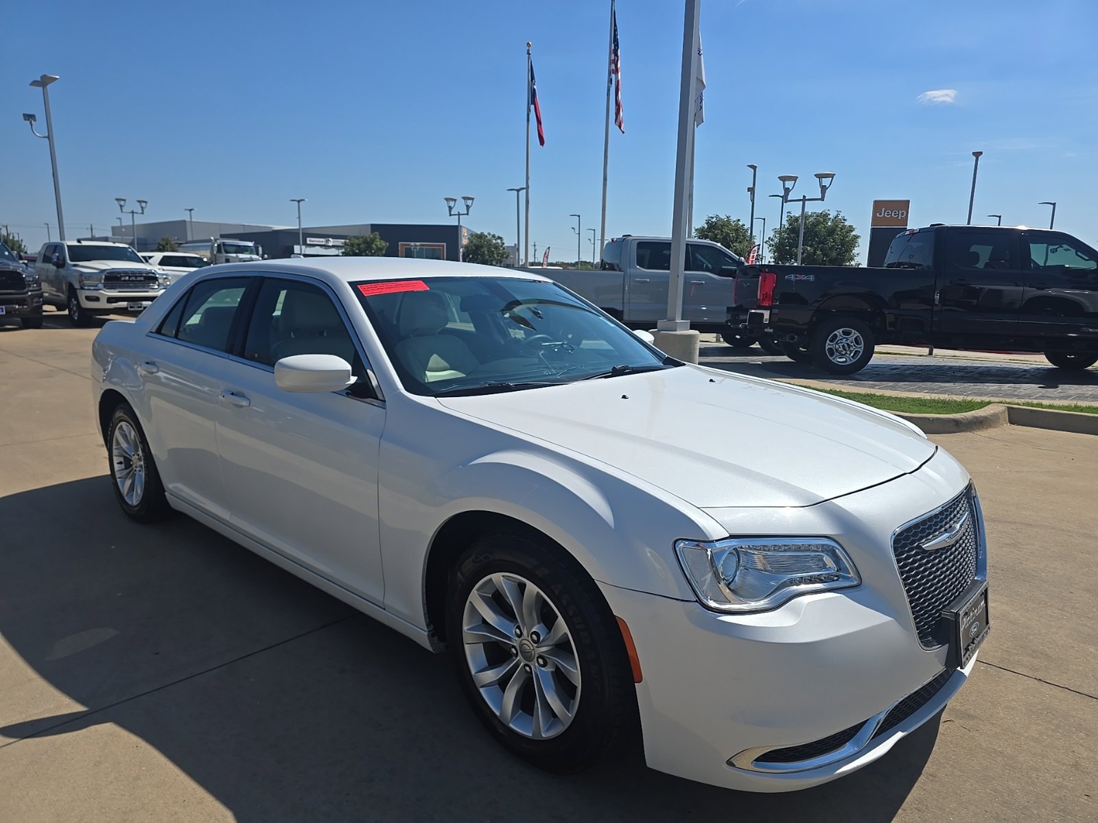 Used 2015 Chrysler 300 Limited RWD image 8