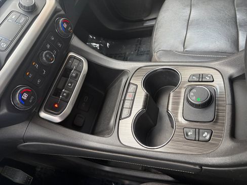 Used 2020 GMC Acadia SLT AWD/4WD image 22