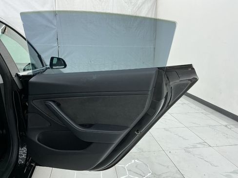 Used 2018 Tesla Model 3 Mid Range RWD image 25