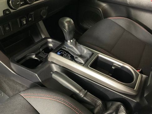 Used 2021 Toyota Tacoma SR5 RWD image 19
