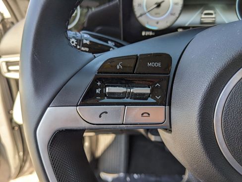 Used 2023 Hyundai Elantra Limited image 27