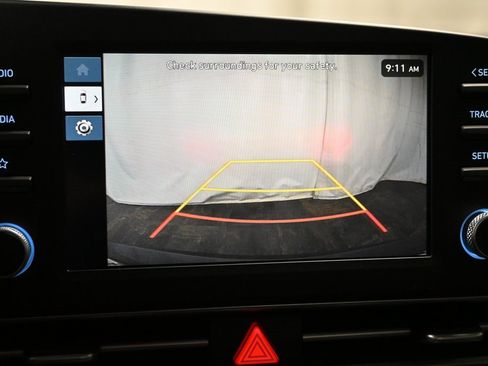 Used 2025 Hyundai Elantra SE image 20