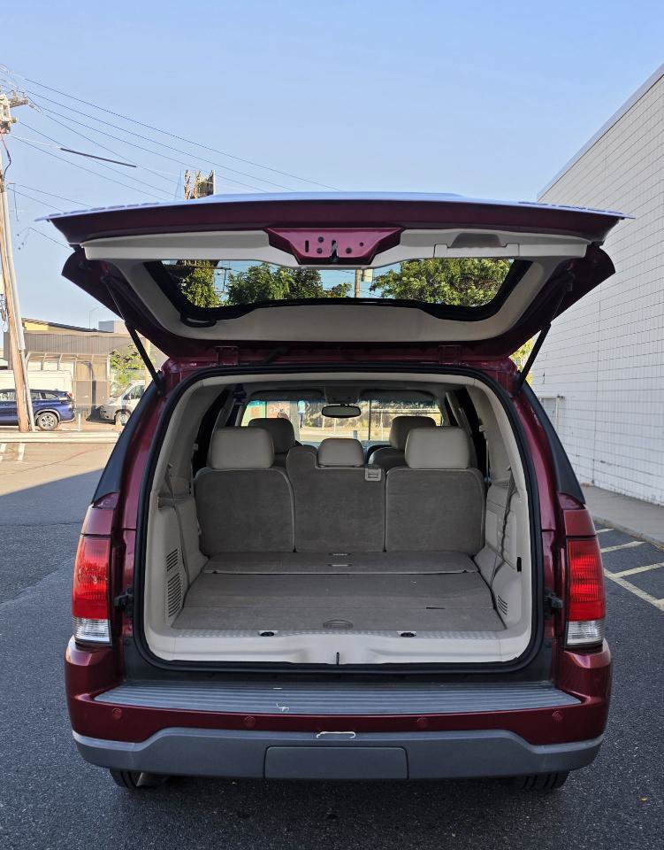 Used 2004 Lincoln Aviator AWD image 8