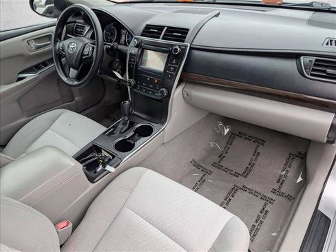 Used 2016 Toyota Camry LE FWD image 19