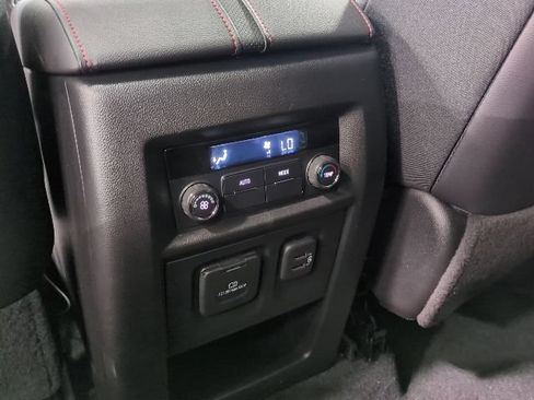 Used 2023 Chevrolet Traverse RS AWD/4WD image 18