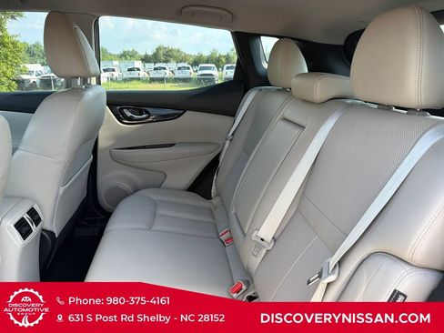 Certified 2022 Nissan Rogue Sport SL AWD/4WD image 32
