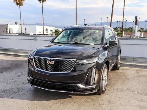Used 2023 Cadillac XT6 Premium Luxury FWD image 4