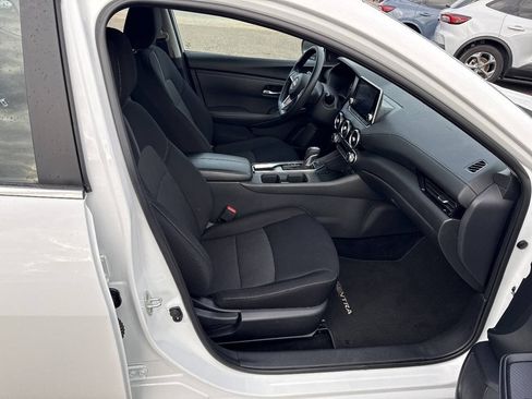 Used 2024 Nissan Sentra SV FWD image 16