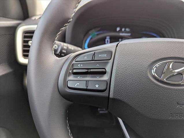 Certified 2026 Hyundai Venue SEL FWD image 12