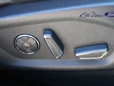 Used 2017 Ford Explorer Platinum image 12