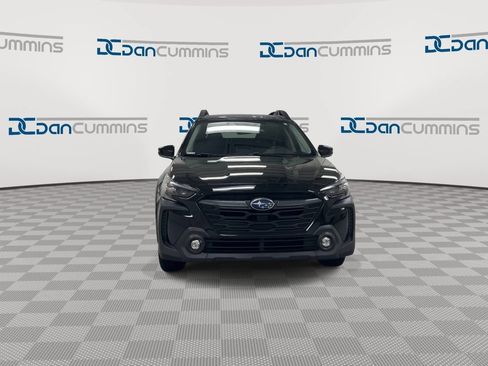Used 2023 Subaru Outback Premium AWD/4WD image 3