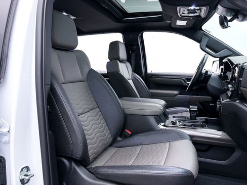 Used 2023 Chevrolet Silverado 1500 ZR2 w/ Technology Package image 39