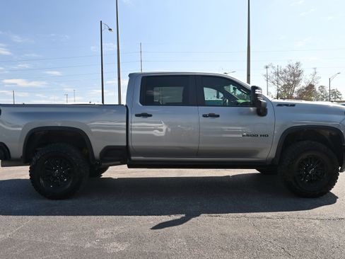 Used 2026 Chevrolet Silverado 2500 ZR2 w/ LPO, Dark Essentials Package image 18
