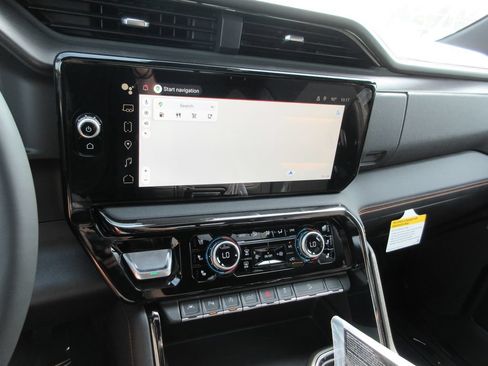 New 2026 GMC Sierra 1500 AT4 w/ AT4 Premium Package AWD/4WD image 21