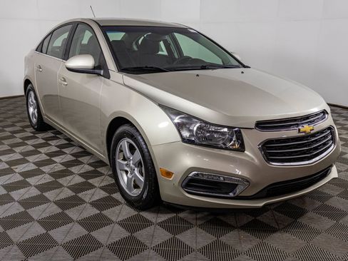 Used 2015 Chevrolet Cruze LT image 21