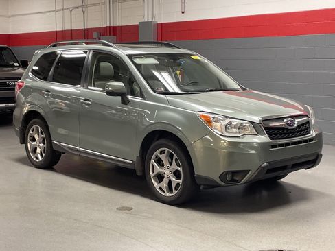 Used 2016 Subaru Forester 2.5i Touring w/ Eyesight & Navigation System image 2
