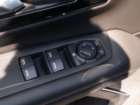 New 2025 Chevrolet Suburban LS image 15