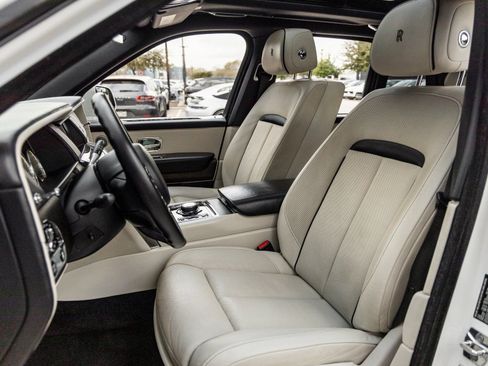 Used 2019 Rolls-Royce Cullinan image 26