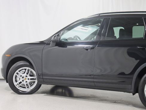 Used 2014 Porsche Cayenne Platinum Edition image 11