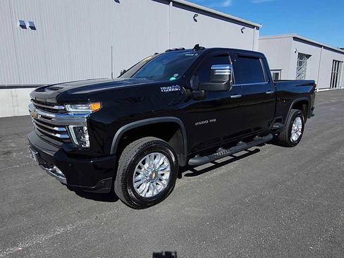 Used 2022 Chevrolet Silverado 2500 High Country w/ Z71 Off-Road Package image 4