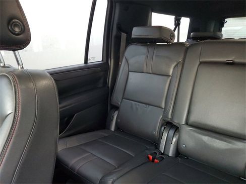 Used 2022 Chevrolet Suburban RST w/ Luxury Package image 12