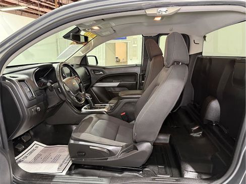 Used 2022 Chevrolet Colorado LT w/ Fleet Safety Package image 18