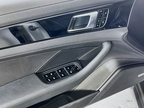 Used 2018 Porsche Panamera 4 AWD/4WD image 18