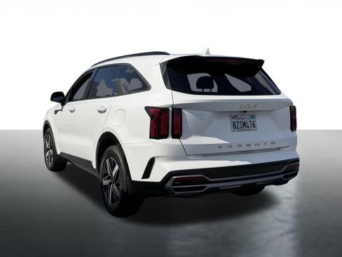 Certified 2022 Kia Sorento S w/ Panoramic Sunroof Package FWD image 5