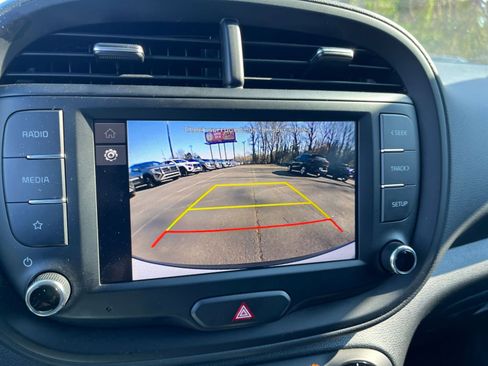 Used 2025 Kia Soul LX w/ LX Technology Package image 17