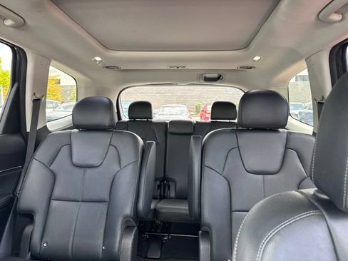 Used 2022 Kia Telluride SX w/ Towing Package FWD image 7
