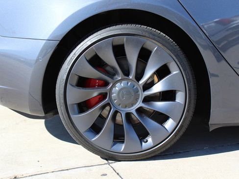 Used 2021 Tesla Model 3 Performance image 38