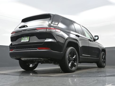 New 2025 Jeep Grand Cherokee Altitude image 15