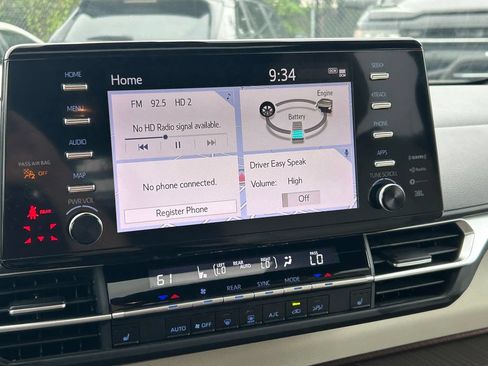 Used 2023 Toyota Sienna XLE w/ XLE Plus Package AWD/4WD image 38