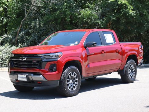 Used 2024 Chevrolet Colorado Z71 w/ Advanced Trailering Package AWD/4WD image 5