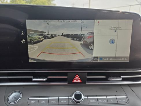 Used 2024 Hyundai Elantra SEL FWD image 24