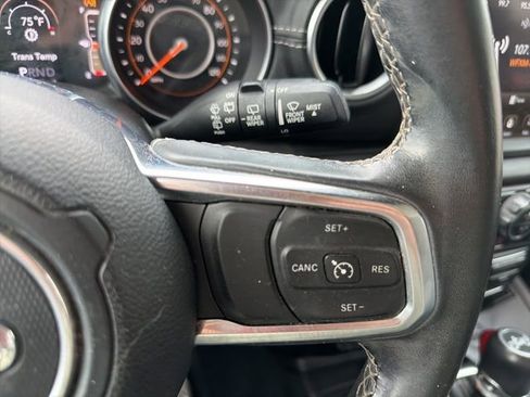 Used 2018 Jeep Wrangler Unlimited Sahara AWD/4WD image 19