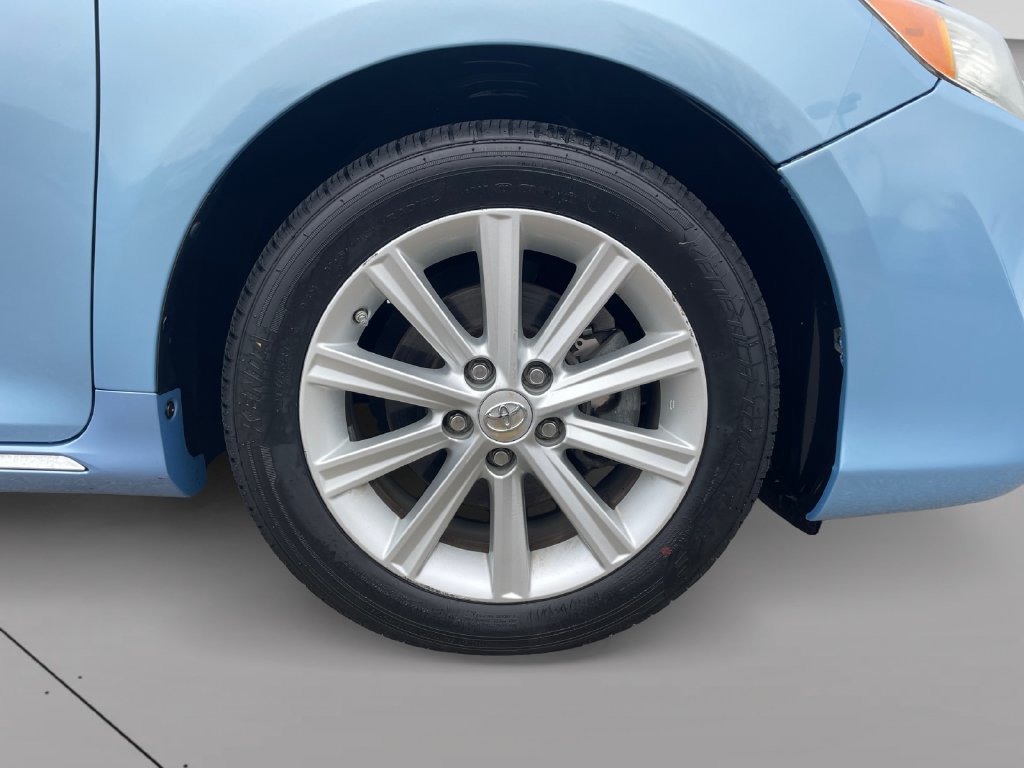 Used 2013 Toyota Camry XLE FWD image 9