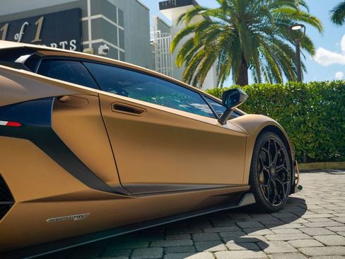 Used 2020 Lamborghini Aventador SVJ image 29