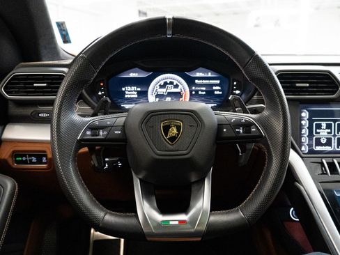 Used 2019 Lamborghini Urus AWD/4WD image 27